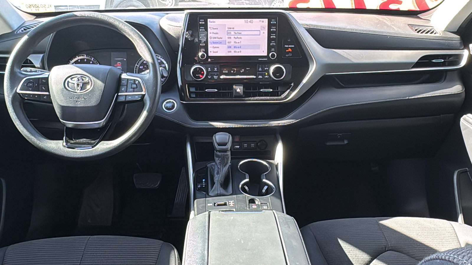 Used 2020 Toyota Highlander L image 17