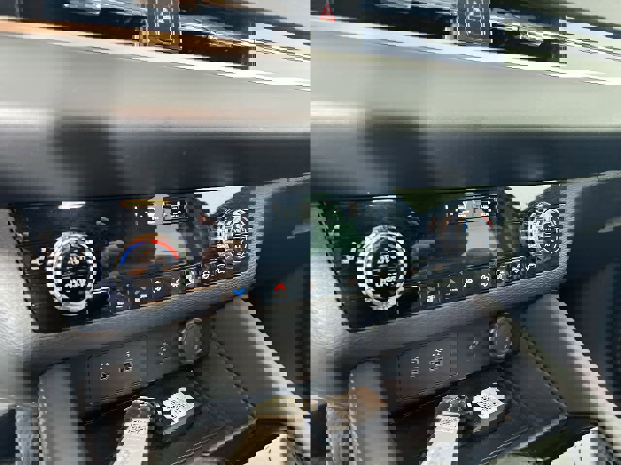 Used 2022 Mitsubishi Outlander SEL AWD/4WD image 24