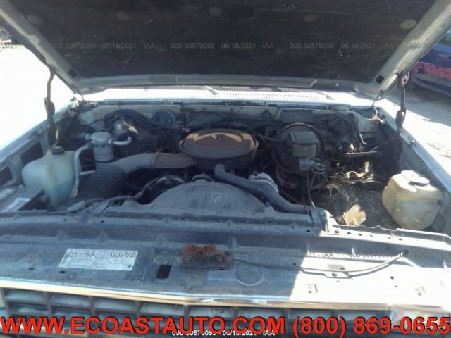 Used 1989 Chevrolet Suburban 2WD image 6