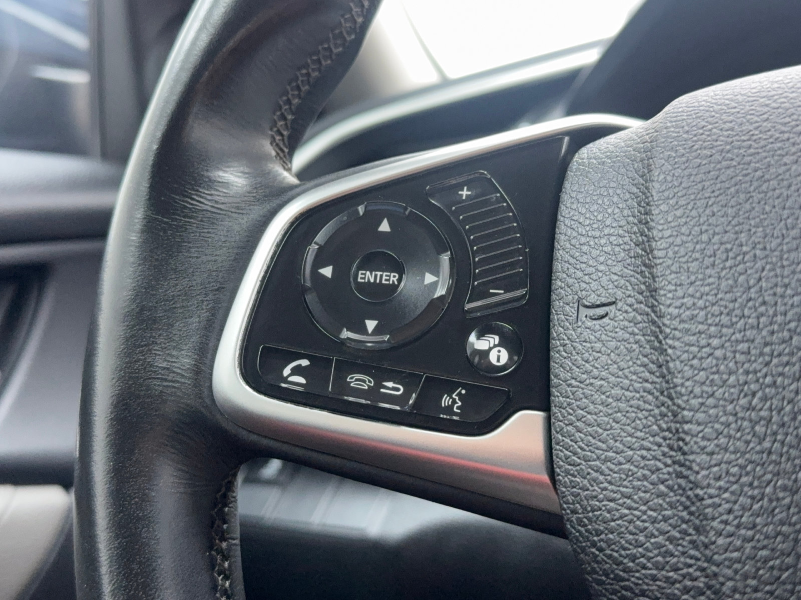 Used 2016 Honda Civic EX-L image 34
