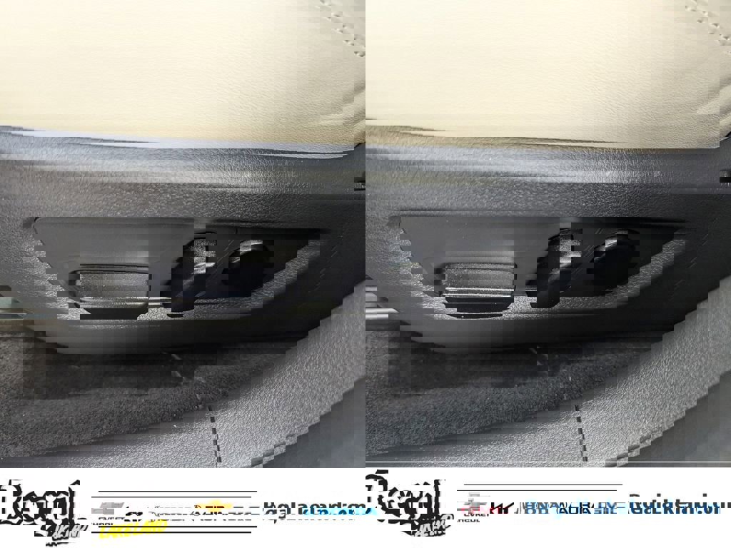 Used 2025 MAZDA CX-30 AWD 2.5 S w/ Preferred Package image 17