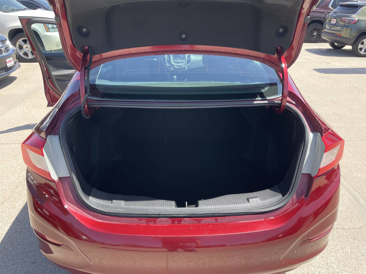 Used 2016 Chevrolet Cruze LT FWD image 13