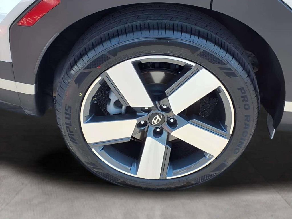 Used 2024 Hyundai Santa Fe Limited FWD image 19