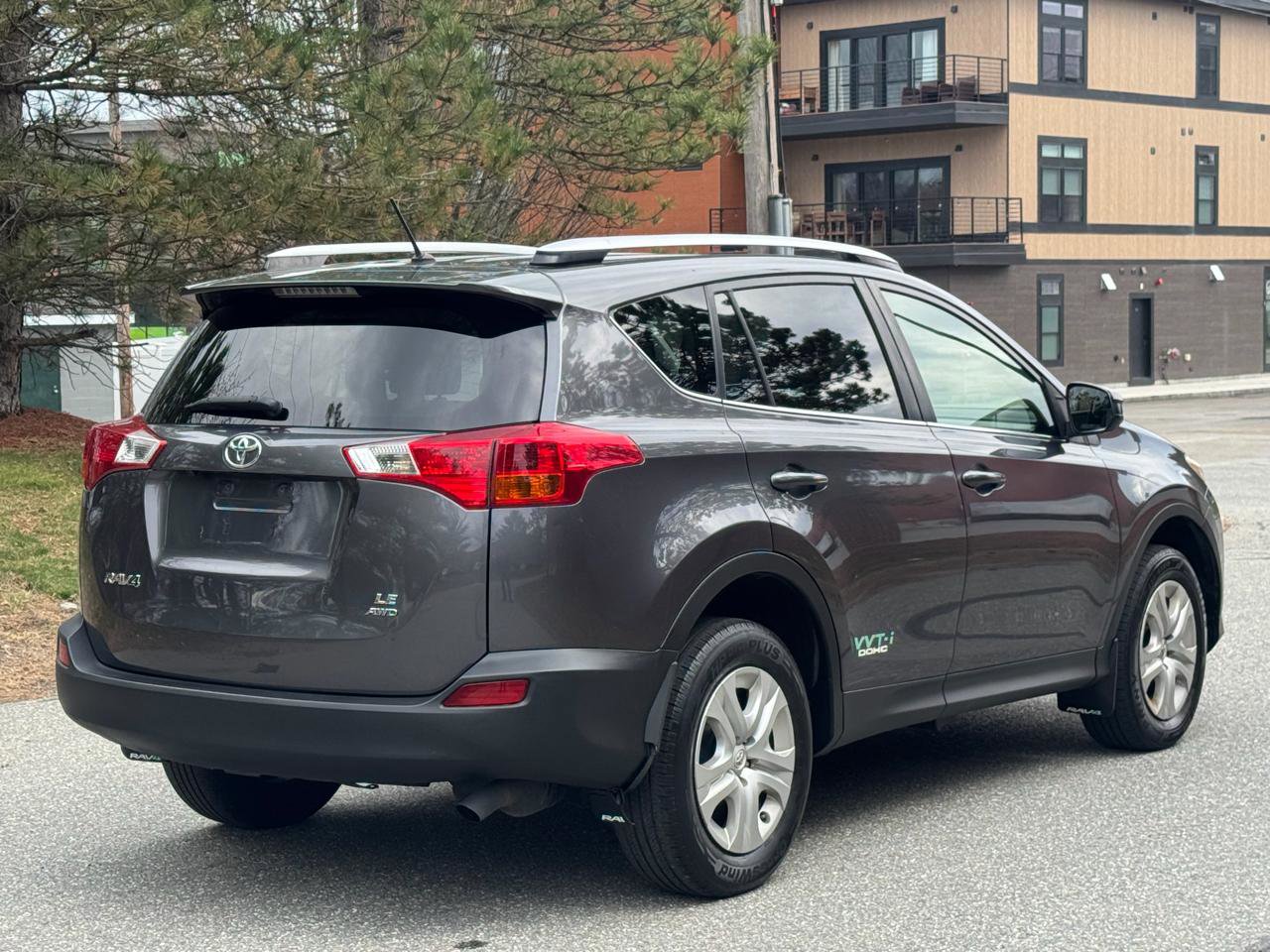 Used 2015 Toyota RAV4 LE image 6
