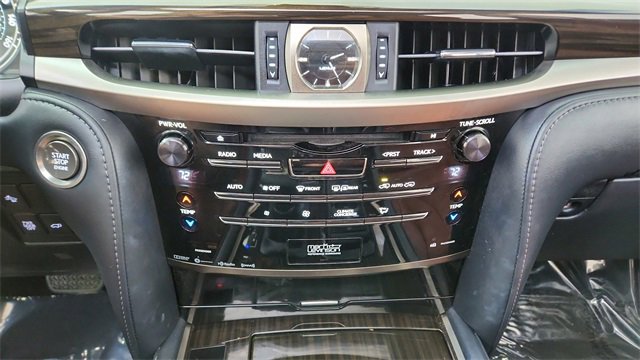 Used 2021 Lexus LX 570 4WD w/ 3rd Row & Luxury Pkg image 51