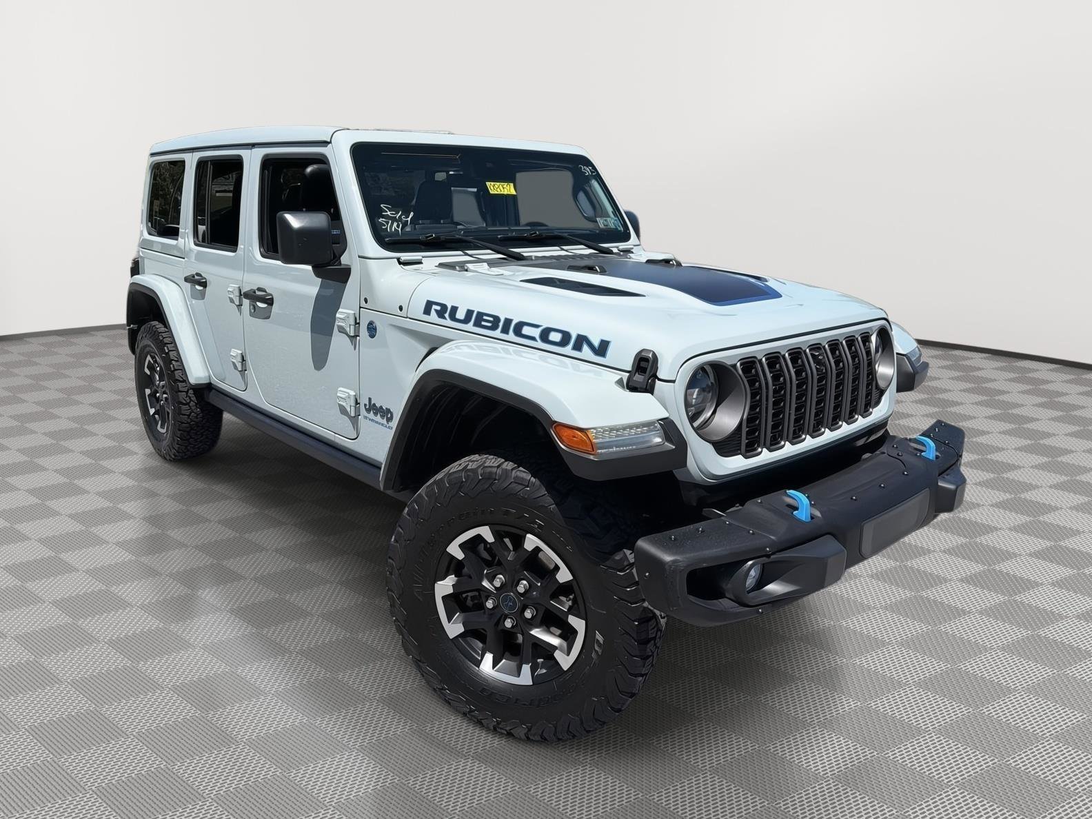 Used 2024 Jeep Wrangler Unlimited Rubicon 4xe AWD/4WD image 3