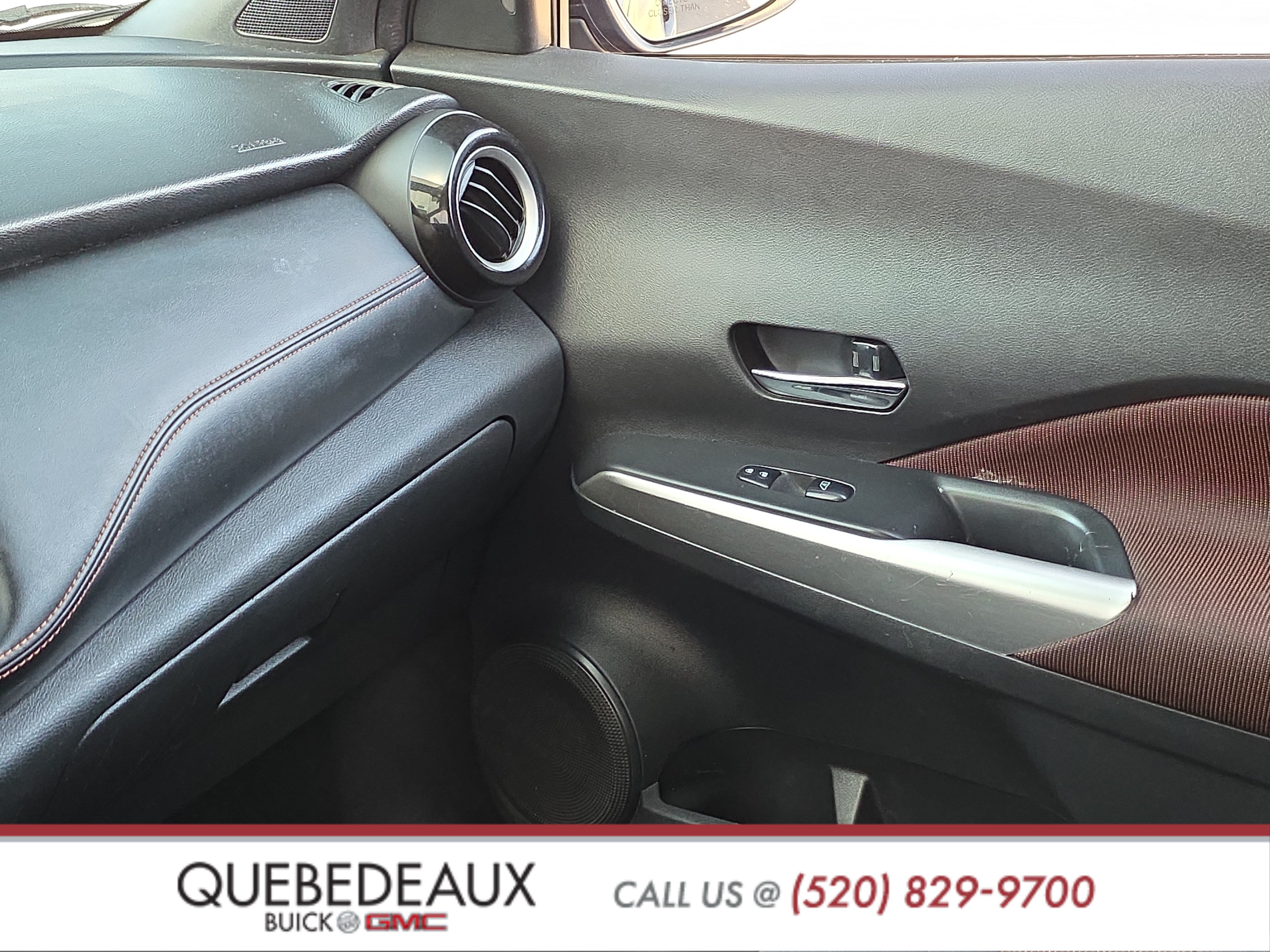 Used 2018 Nissan Kicks SR w/ Exterior Package FWD image 19