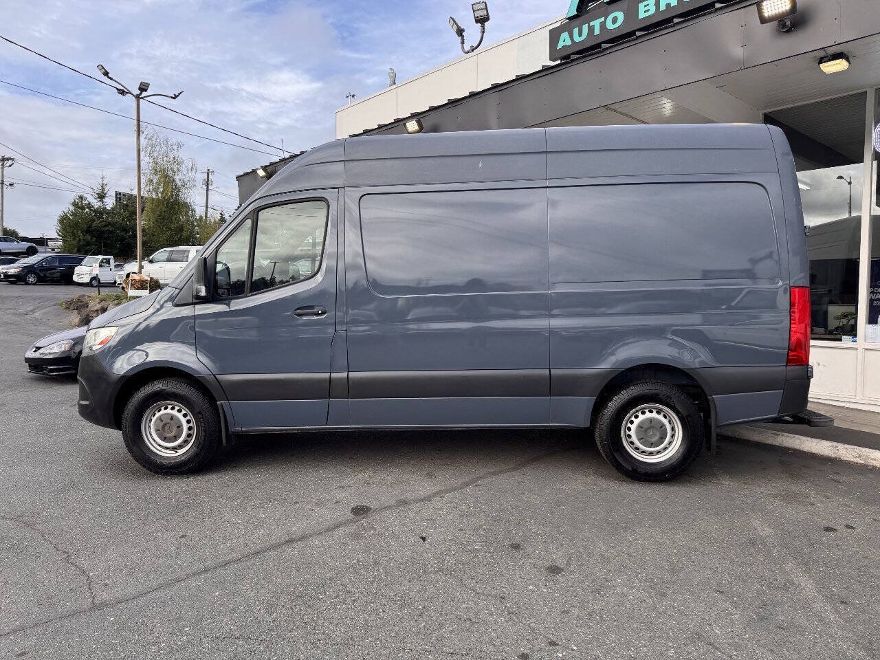Used 2019 Mercedes-Benz Sprinter 144 image 2