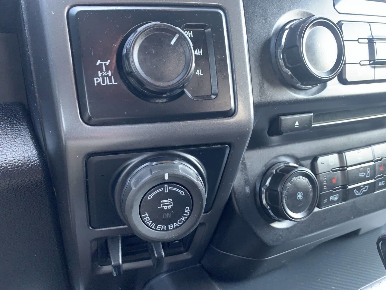Used 2018 Ford F150 XLT w/ Equipment Group 302A Luxury image 14