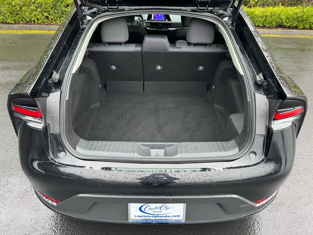 Used 2024 Toyota Prius LE image 12