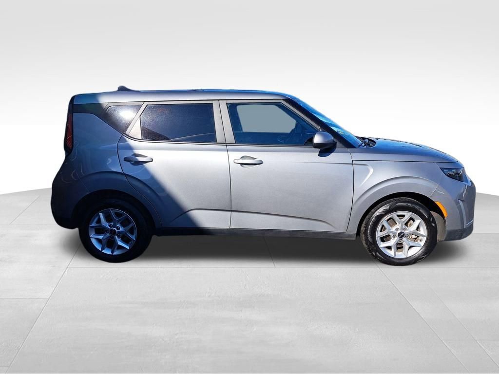 Used 2023 Kia Soul LX w/ Option Group 015 image 7