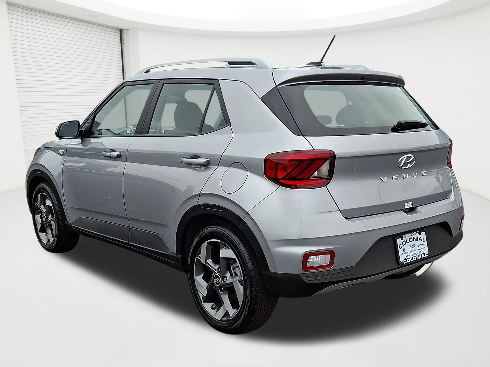 Used 2025 Hyundai Venue SEL image 6