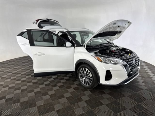 Used 2024 Nissan Kicks SV FWD image 12