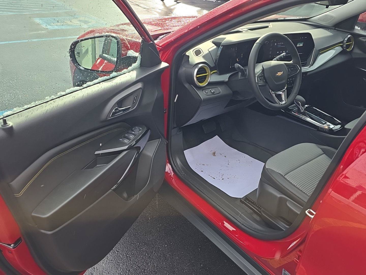 New 2026 Chevrolet Trax LT w/ Sunroof Package FWD image 9