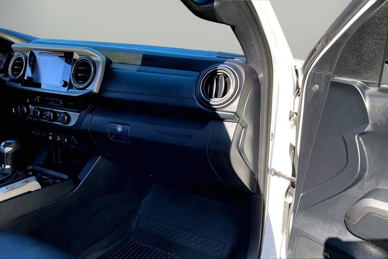 Used 2019 Toyota Tacoma Limited image 20