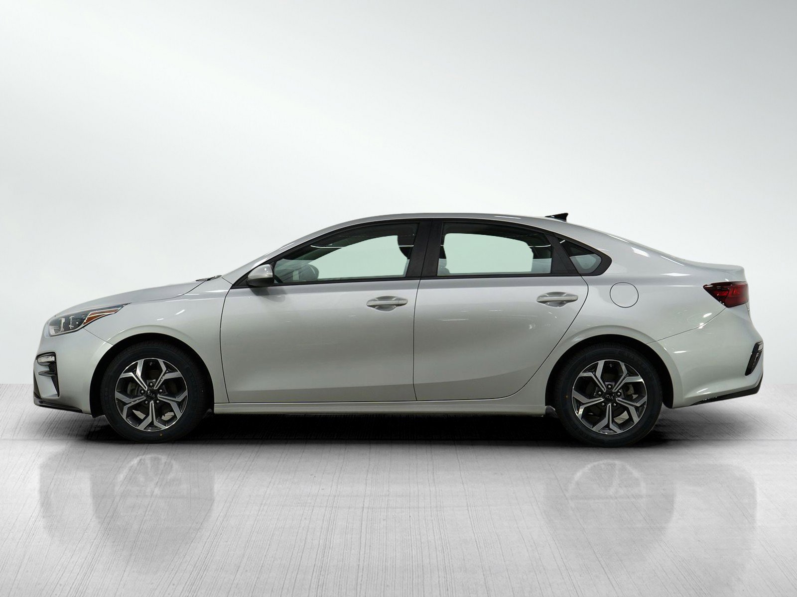 Used 2021 Kia Forte LXS image 2