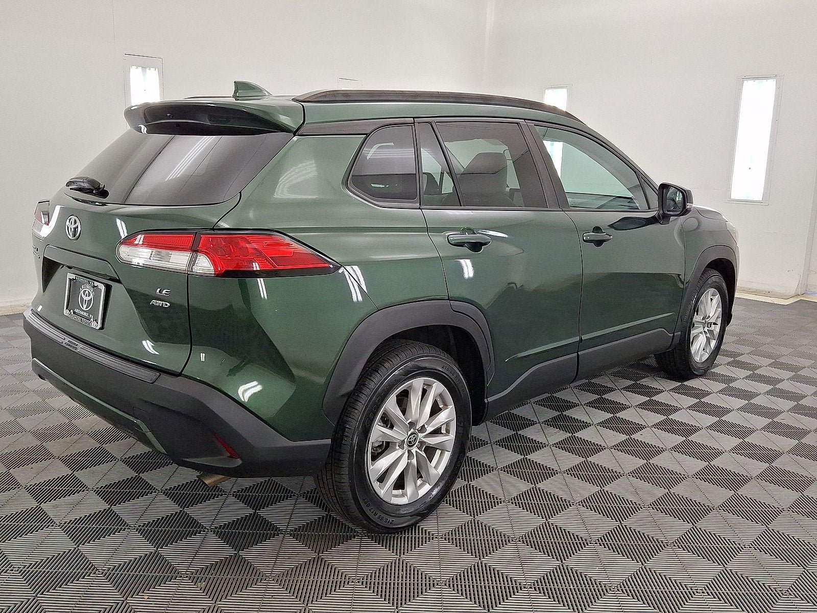 Used 2023 Toyota Corolla Cross LE AWD/4WD image 16