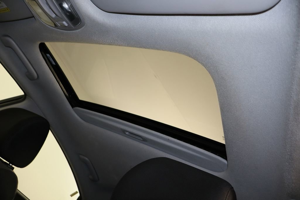 Used 2022 Hyundai Accent Limited image 24