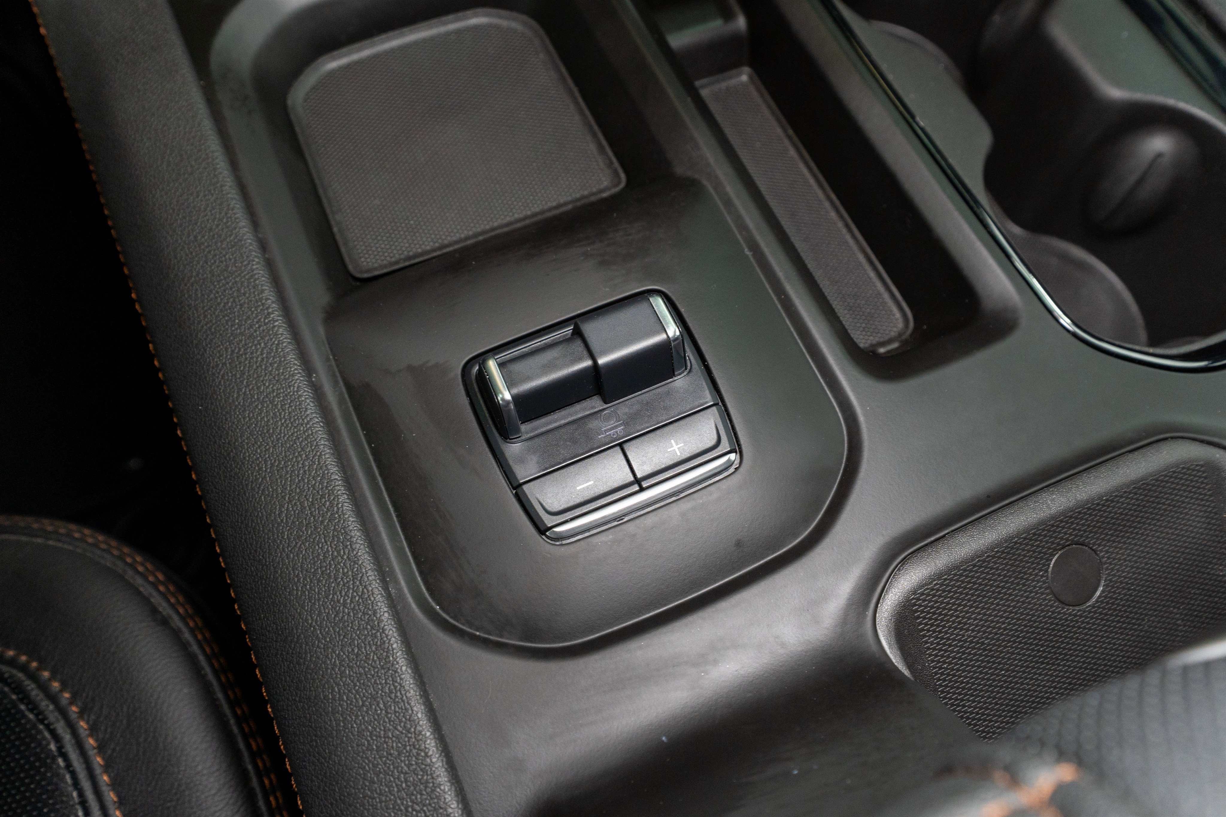 Used 2025 GMC Sierra 2500 AT4 w/ AT4 Premium Plus Package image 29