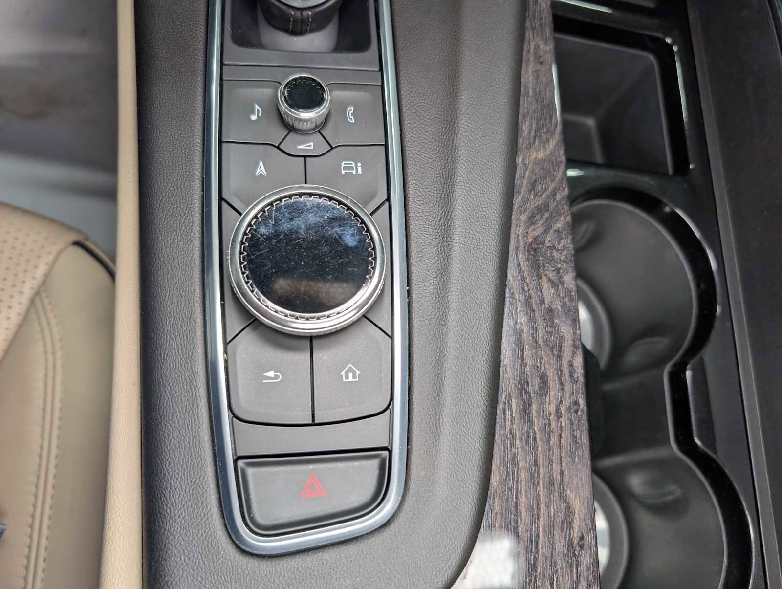 Certified 2021 Cadillac Escalade Premium Luxury image 33