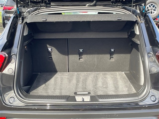 Used 2025 Chevrolet Trax LT w/ LT Convenience Package image 34