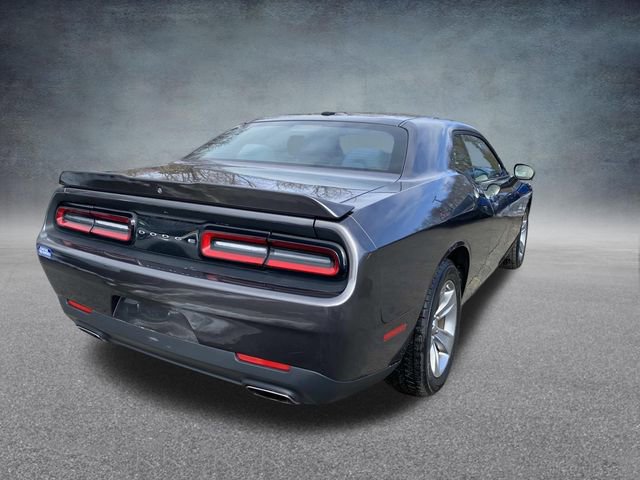 Used 2018 Dodge Challenger SXT image 27