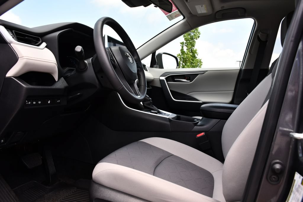 Used 2024 Toyota RAV4 XLE w/ Convenience Package AWD/4WD image 16