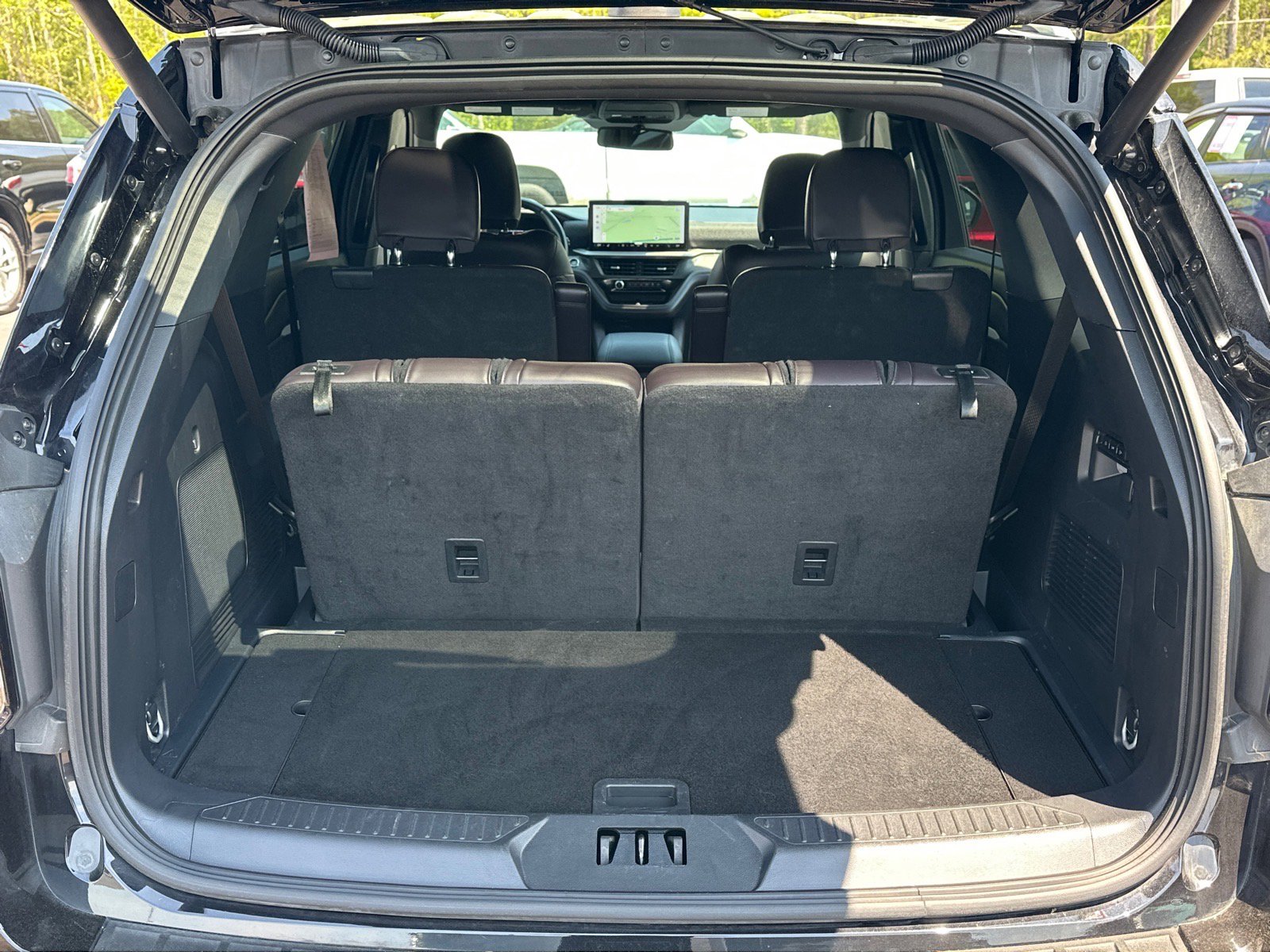 Used 2025 Ford Explorer Platinum w/ LUX Leather Package AWD/4WD image 17