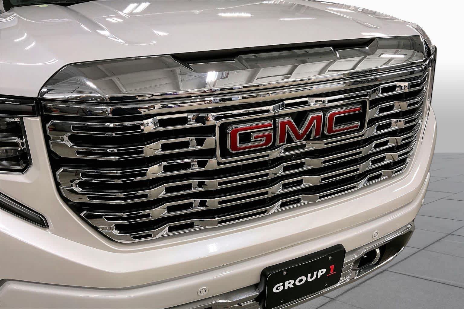Used 2024 GMC Sierra 1500 Denali w/ Denali Reserve Package AWD/4WD image 30