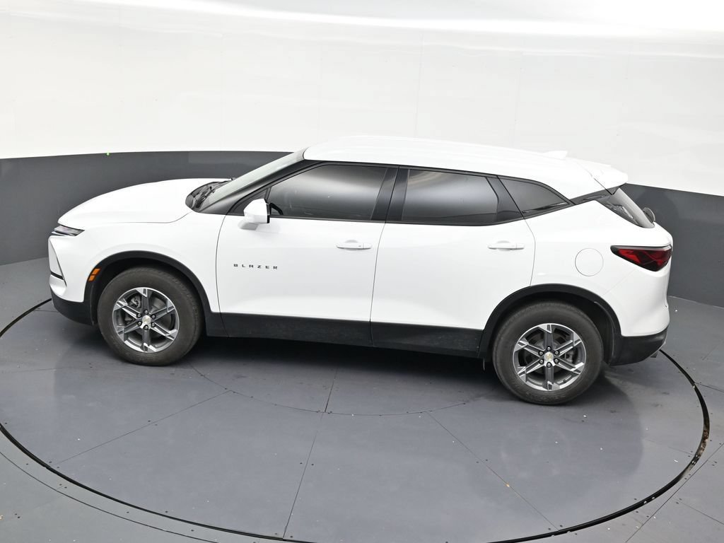 Used 2023 Chevrolet Blazer LT FWD image 13