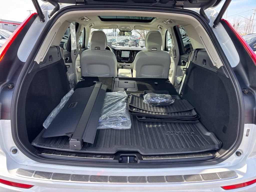 Certified 2023 Volvo XC60 B5 Core w/ Climate Package image 24