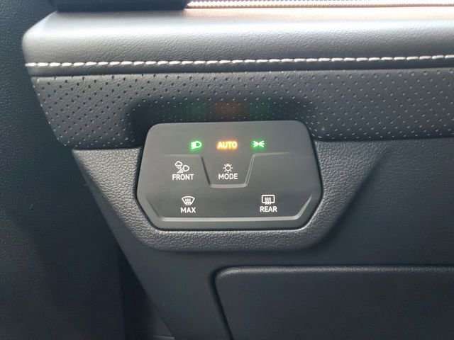 Certified 2026 Volkswagen Atlas Cross Sport SEL R-Line image 31