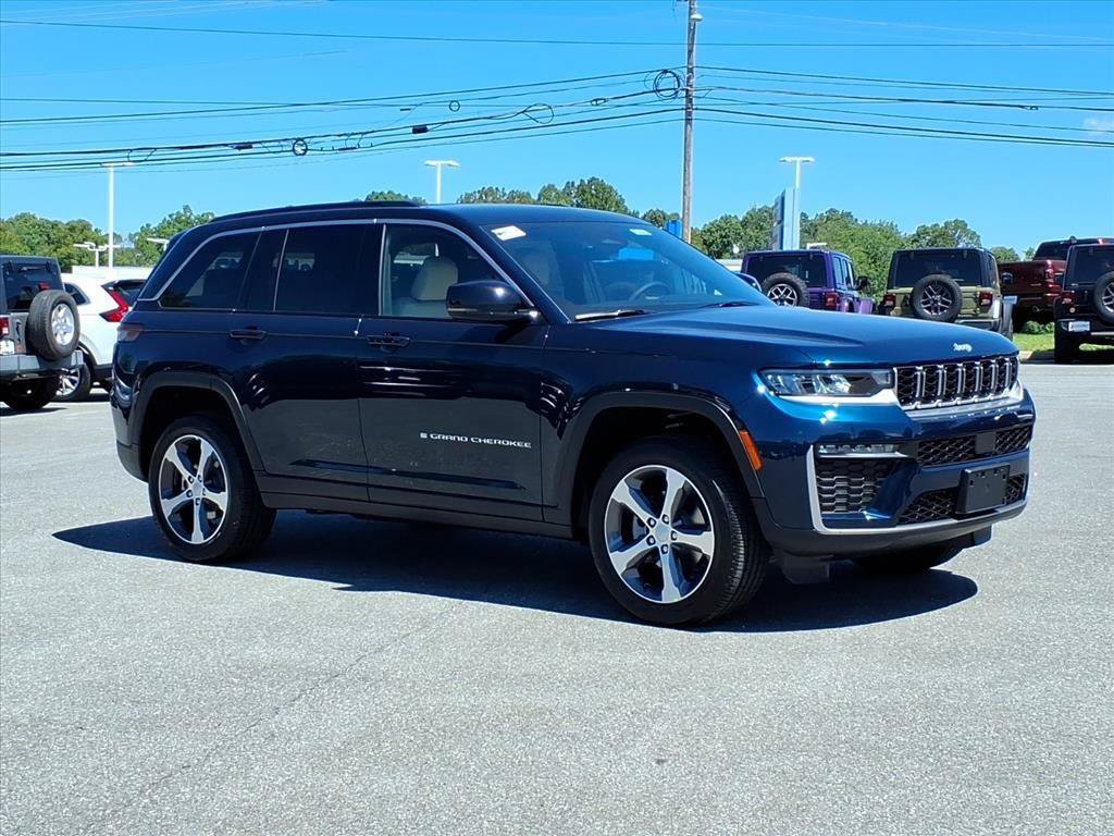 New 2026 Jeep Grand Cherokee Limited AWD/4WD image 2