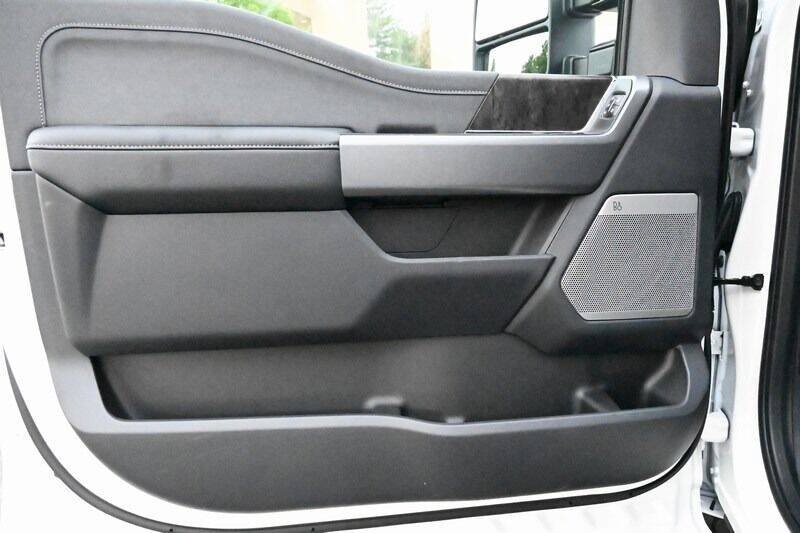 Used 2023 Ford F350 Lariat w/ Lariat Ultimate Package AWD/4WD image 19