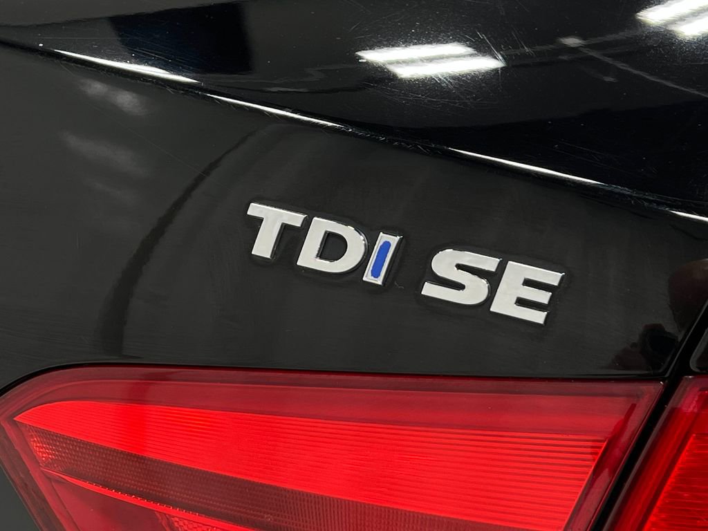 Used 2015 Volkswagen Passat TDI SE image 39