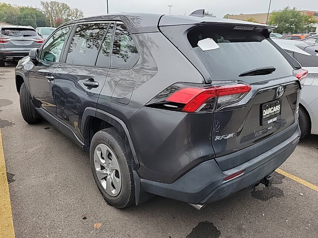 Used 2022 Toyota RAV4 LE AWD/4WD image 4