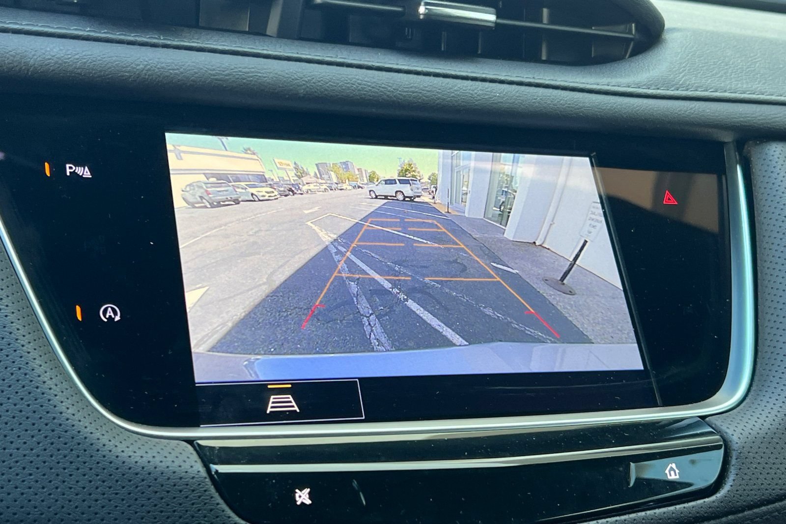 Used 2025 Cadillac XT5 Luxury w/ LPO, Floor Liner Package FWD image 27