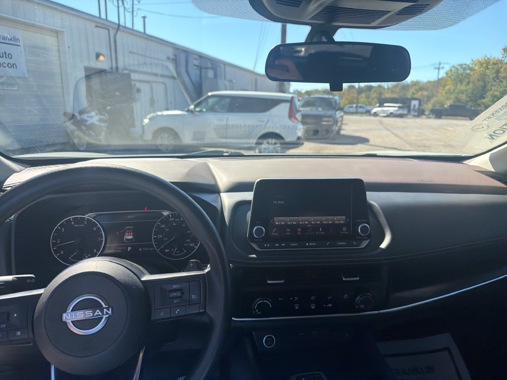 Used 2023 Nissan Rogue S FWD image 21
