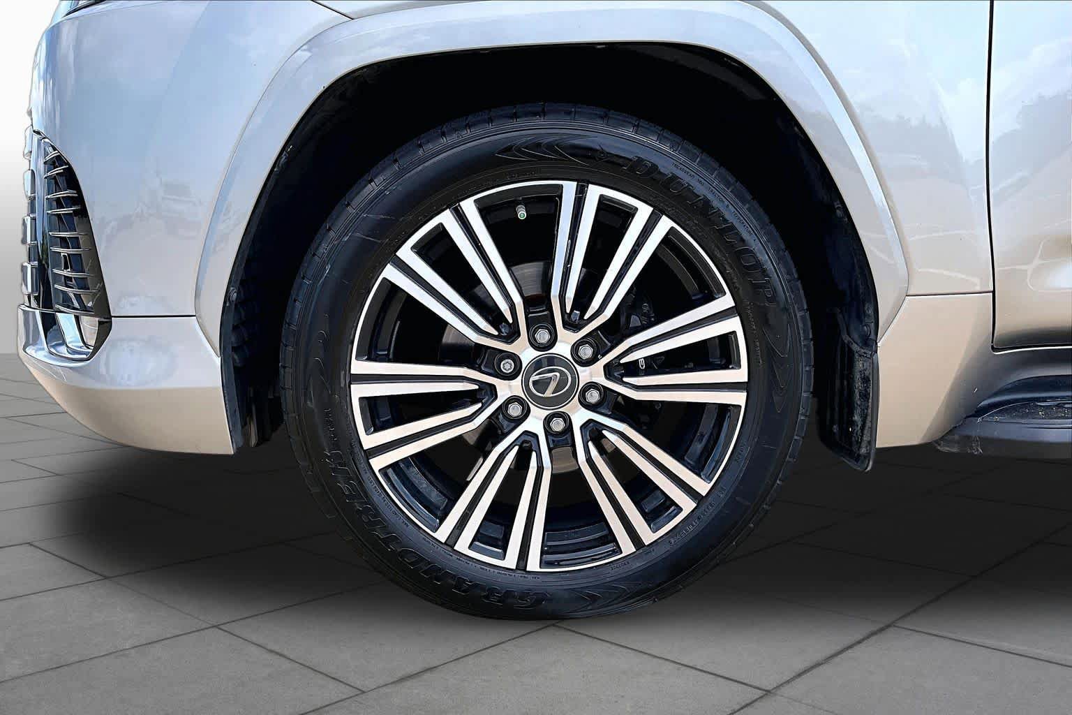 Used 2023 Lexus LX 600 4WD w/ Accessory Package (Z1) image 11