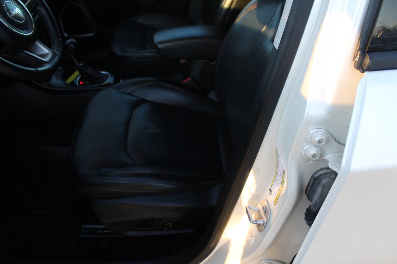 Used 2018 Jeep Compass Limited image 14