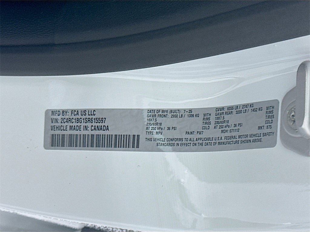 New 2025 Chrysler Pacifica Select w/ Uconnect Theater Family Group image 19