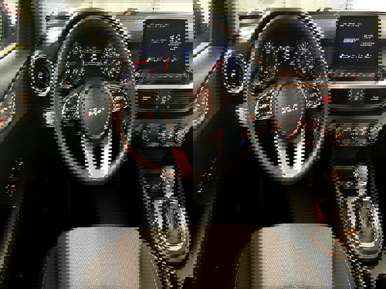 Used 2022 Kia Forte LXS w/ LXS Technology Package image 17