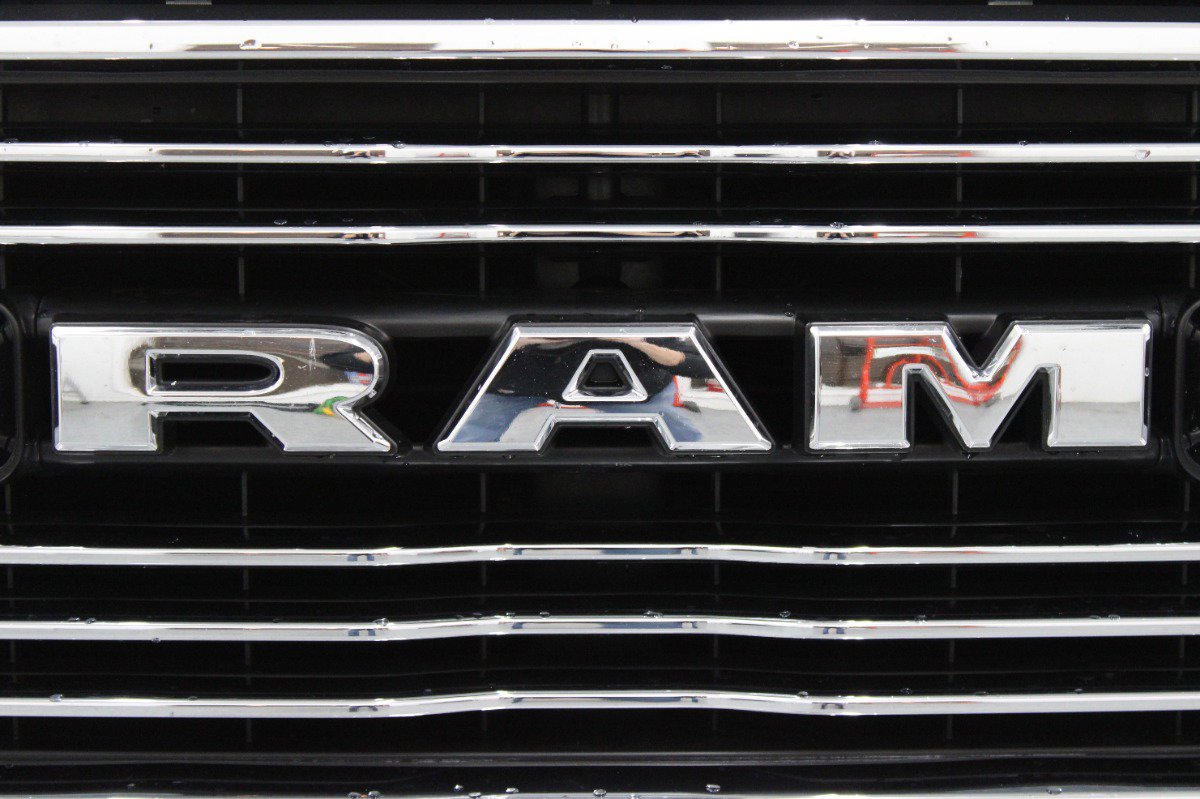 Used 2019 RAM 1500 Laramie image 16