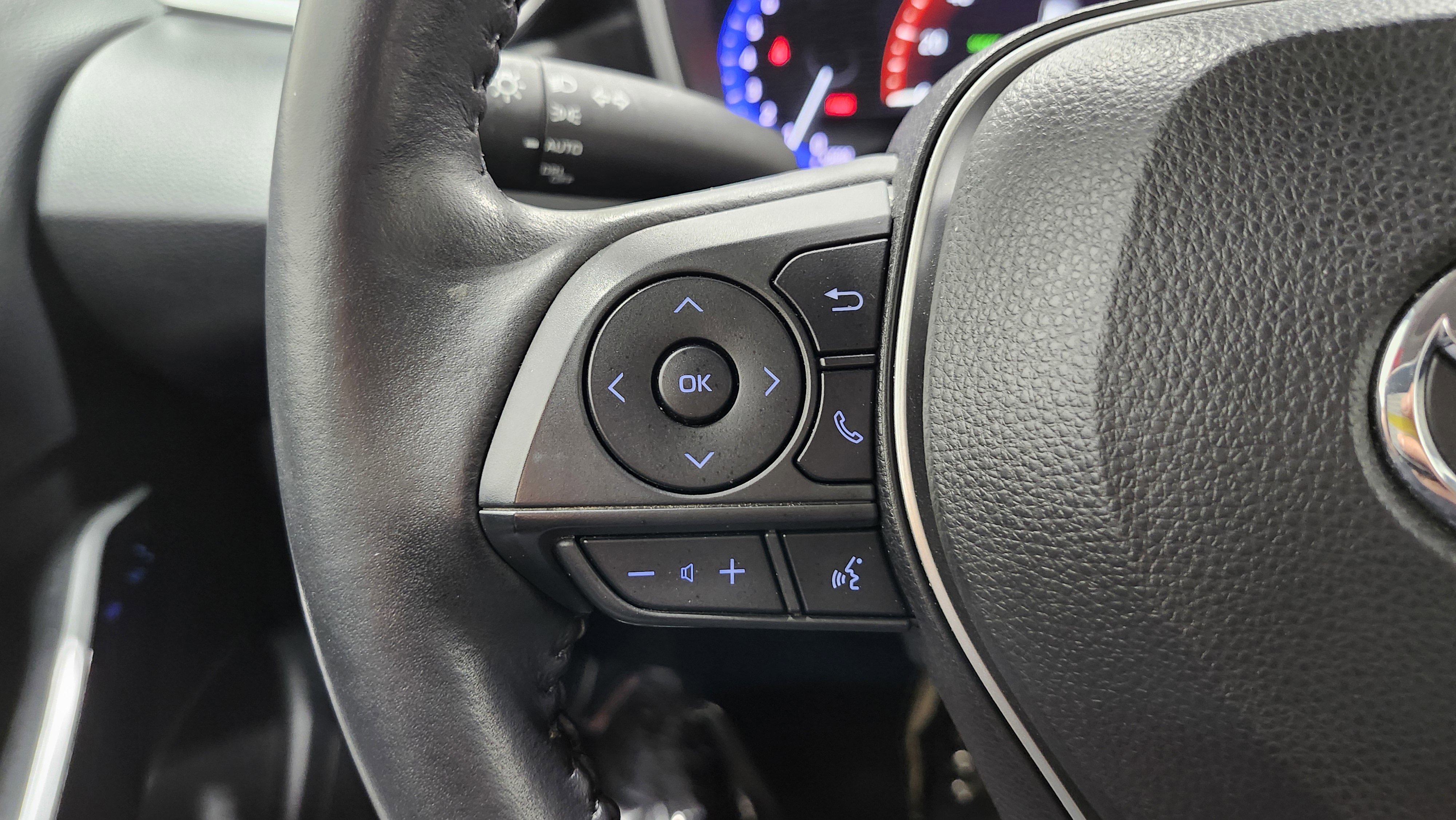 Used 2020 Toyota Corolla XLE image 35