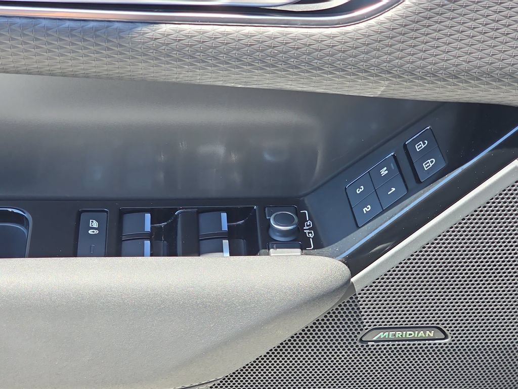 Certified 2023 Land Rover Range Rover Velar S AWD/4WD image 31