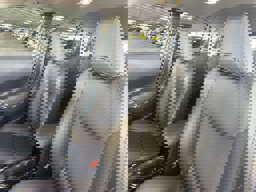 Used 2024 Toyota Corolla Cross XLE w/ Convenience Package image 14