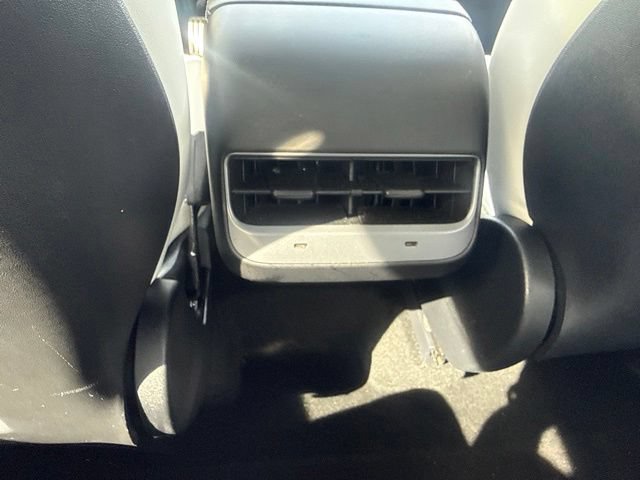 Used 2023 Tesla Model Y Performance AWD/4WD image 18
