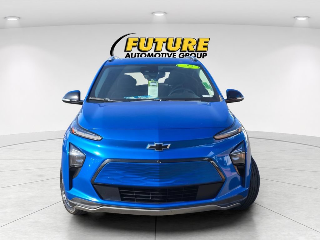 Certified 2022 Chevrolet Bolt EUV Premier w/ Sun & Sound Package FWD image 2