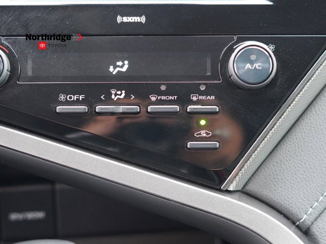 Used 2020 Toyota Camry SE w/ Carpet Mat Package FWD image 27