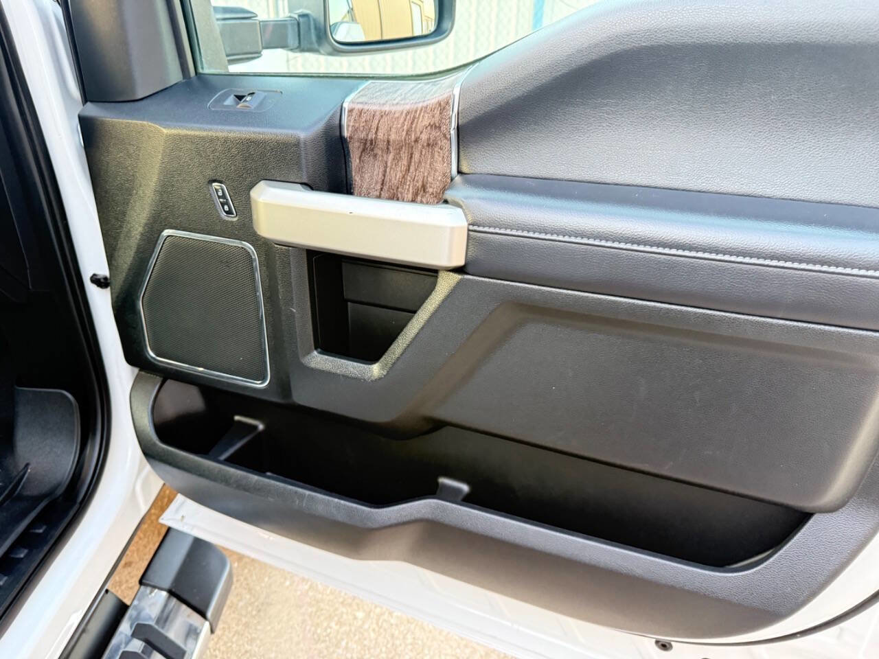 Used 2017 Ford F350 Lariat w/ Lariat Value Package image 26